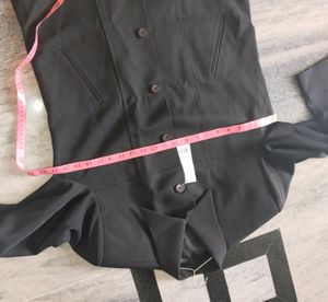 Paint Coat For Men Black Colour  ( This Coat Is From Australia  ) It Is Not Use