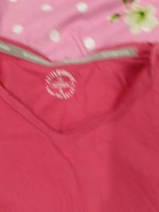 Lot of 4 Assorted Women&#39;s T-Shirts