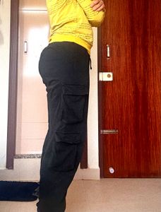 Black Cargo Pants 🤩