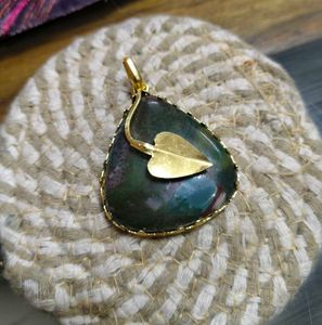 Vintage Stone &amp; Gold Tone Leaf Pendant