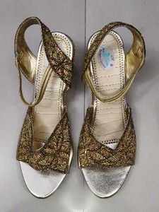 Wedding Special Gold Stones wedges