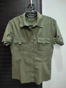 Pocket detailing shirt