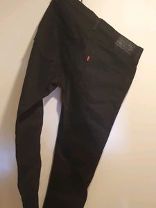 Levi&#39;s 511 Black Tapered Fit