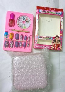 Mini Famous Jewellery Box+ Baby Nail Kit