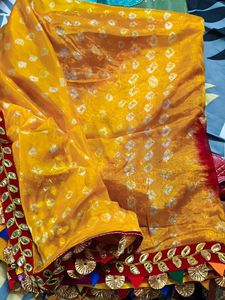 Bandhani Saree With Gotta Lace
