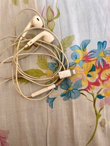 Apple EarPods with Lightning Connector