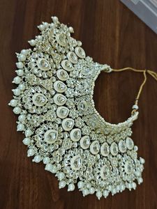 Premium Off-white Kundan Bridal Jewelry Set