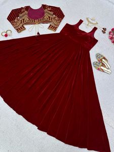 Totally new close Up Video Add Trendy Gown