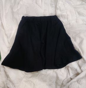 H&M Black Mini Skirt