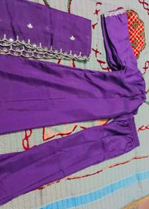 purple kurta set size XXL available hai
