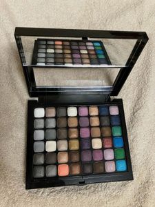 NYX SoHo Glam Makeup Kit