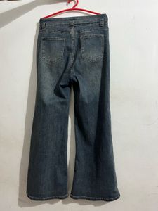 Classic Bootcut Jeans – Timeless Fit, Effortless S