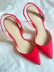 Mango Women Red Solid Pumps