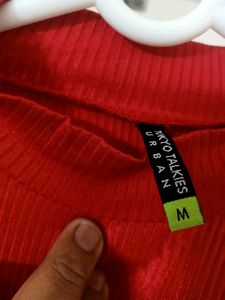 TOKYO TALKIES Red Tie Front Crop Top