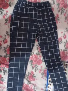 Checkered Pants with Tie