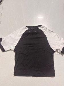 . ݁🎱˖ ࿊. ݁  black and white long crop top