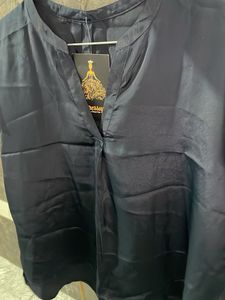 Elegant Black V-Neck Top