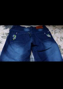 (On Sale)Blue Jeans &amp; Patterned Shirt
