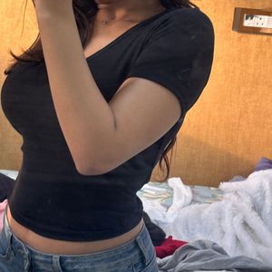 black v neck fitted top