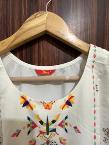 White Clr Crepe Kurti