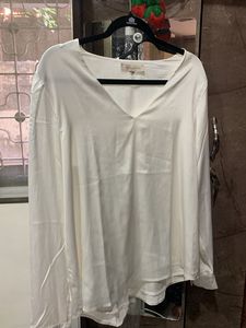 Elegant White V-Neck Top