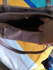 Ladies Leather Bag 🎒