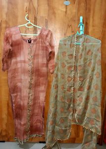 Pakistani Kurti With Dupatta Set