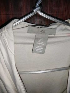 H&amp;M Cream Top