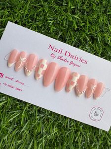 Press-On Nail Set