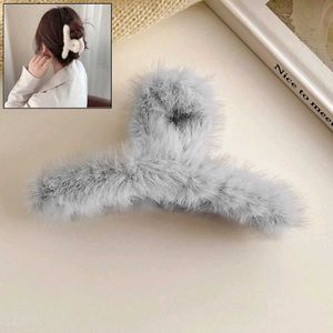 Large Plush Hair Claw Clips, Plastic Fluffy Clip