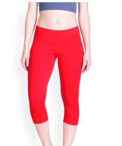 LYRA RED COLOR CAPRI
