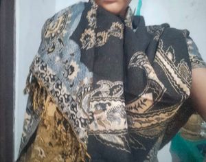 Elegant shawls reversible you can wear in 2 side