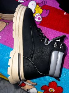Stylish Black Casual Boots