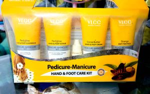 VLCC PEDICURE &amp; MANICURE KIT