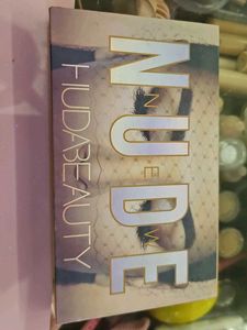 huda beauty eyeshadow palette