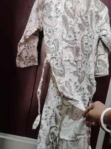 Elegant Paisley Print Kurta