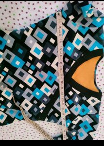 M Size Graphical Warm Top