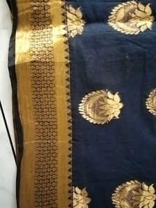 Elegant Navy &amp; Gold Saree