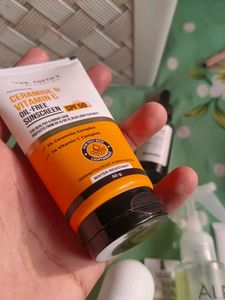 DR SHETHS CERAMIDE AND VITAMIN C SUNSCREEN