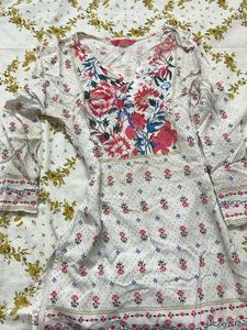 Floral Embroidered Kurta