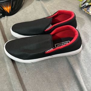 Black Slip-On Casual Shoes