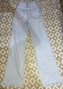 SALE❤️‍🔥-H&amp;M ripped wide leg jeans💗