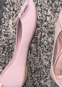 Elegant Pink Bow Ballet Flats