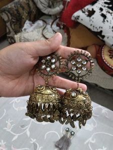 5 Earrings With 3 Bangles Combo Set