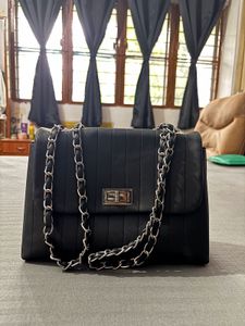 Chic Black sling Bag