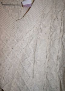 Cable Knit V-Neck Pullover