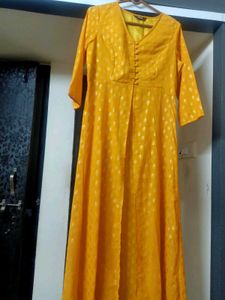 INDYA Women&#39;s Elegant Mustard Kurta