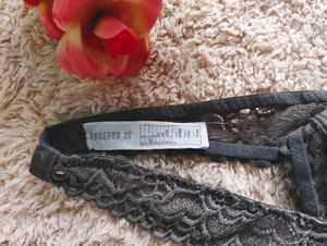 Forever 21 : Lace Halter Bralette