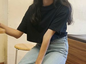 Black Crop Tshirt