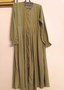 Olive Green Pleated Abaya With Shaded Scarf✨